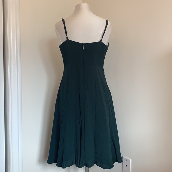 Green dress - Picture 3 of 5
